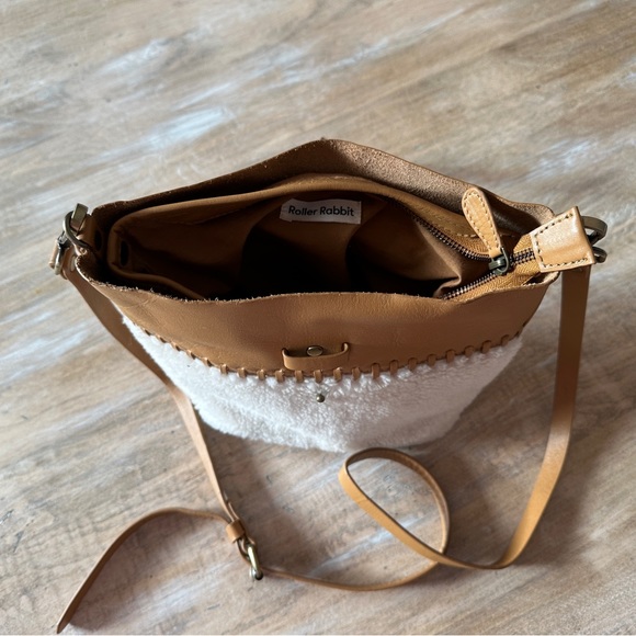 Roller Rabbit cross body handbag - Picture 4 of 5